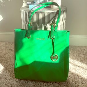 Michael Kors MK handbag 💚Bright Green💚